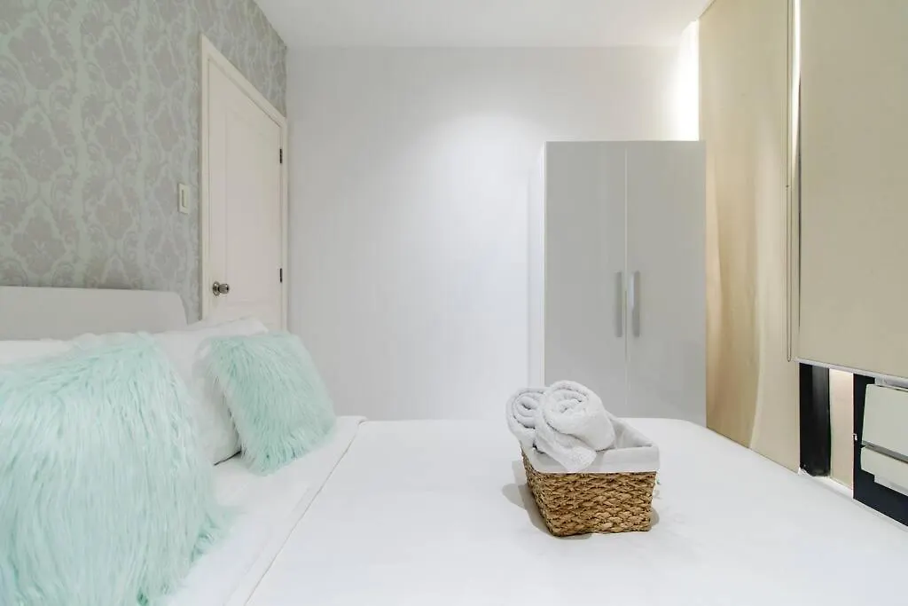 Gramercy French Rustic 2Br Penthouse 60Th Flr With Awesome View! Apartment Manila